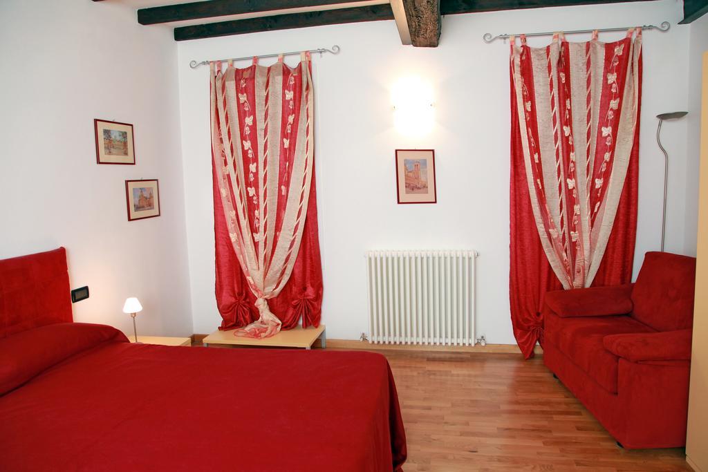 Bed and Breakfast Il Sipario Феррара Номер фото