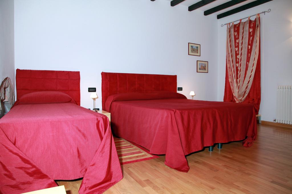 Bed and Breakfast Il Sipario Феррара Номер фото